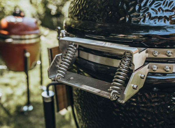 Monolith Le Chef Pro Series 2.0 Black Grill Guru Edition - 2.0, end of summer, grill. Monolith by FireFly Barbecue