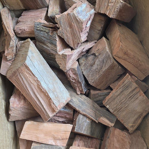 Premium Pimento Wood Chunks 1kg for Smoking & Jerking, perfect for outdoor grilling. Dense hardwood chunks deliver rich, smoky flavor to meats.