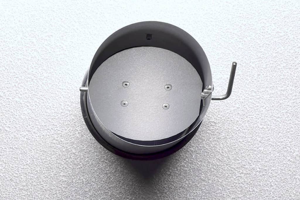 Round metal smoking chamber with handle and vent for Borniak food smoker