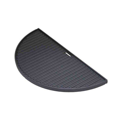 MONOLITH Smart Grid System LeCHEF cast iron plancha half-moon grill plate for ceramic BBQs, ideal for searing and grilling on outdoor grills.